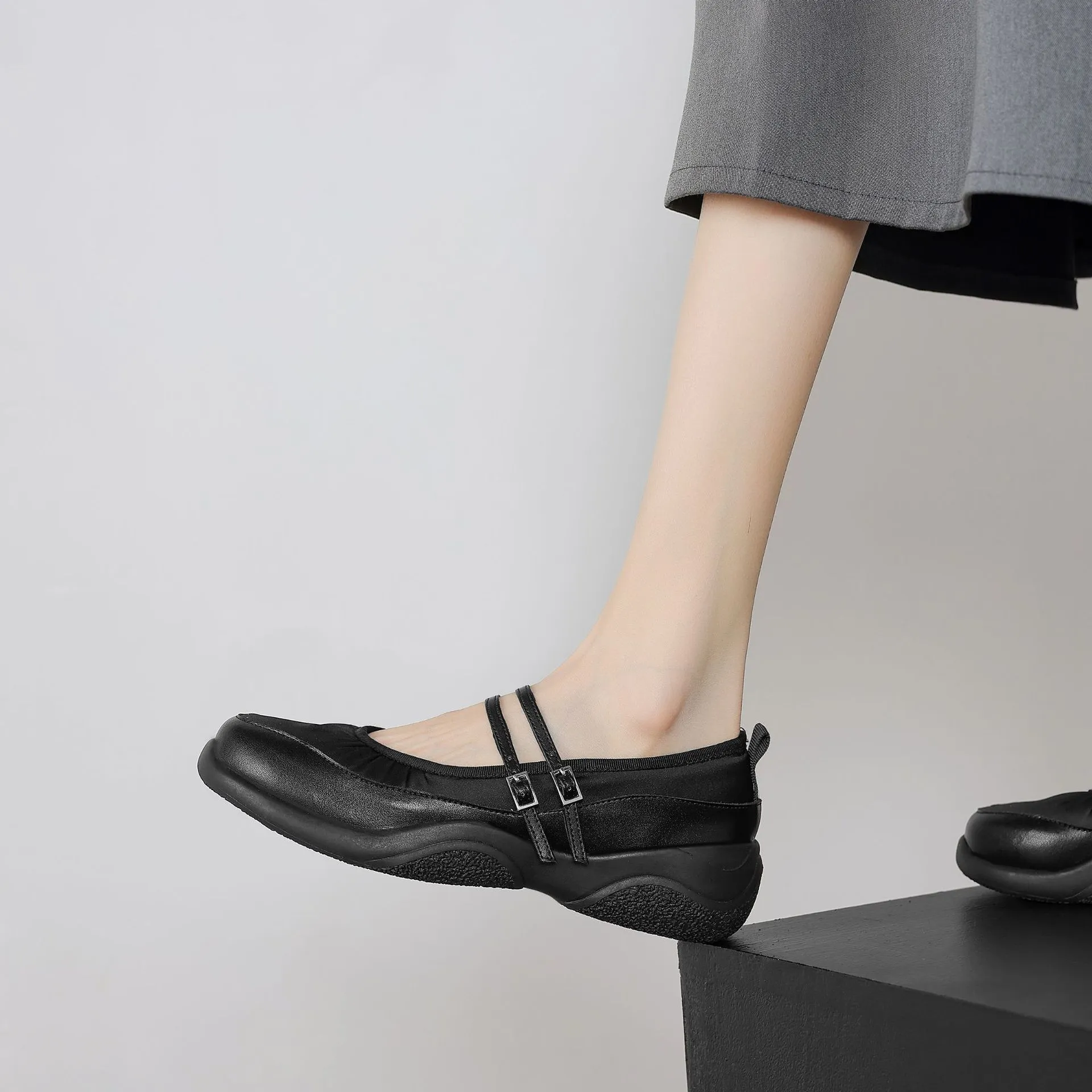 Comfortable sporty platform double-breasted Mary Jane shoes for spring and autumn, low-heeled, flat, round-toe, black and silver genuine leather.