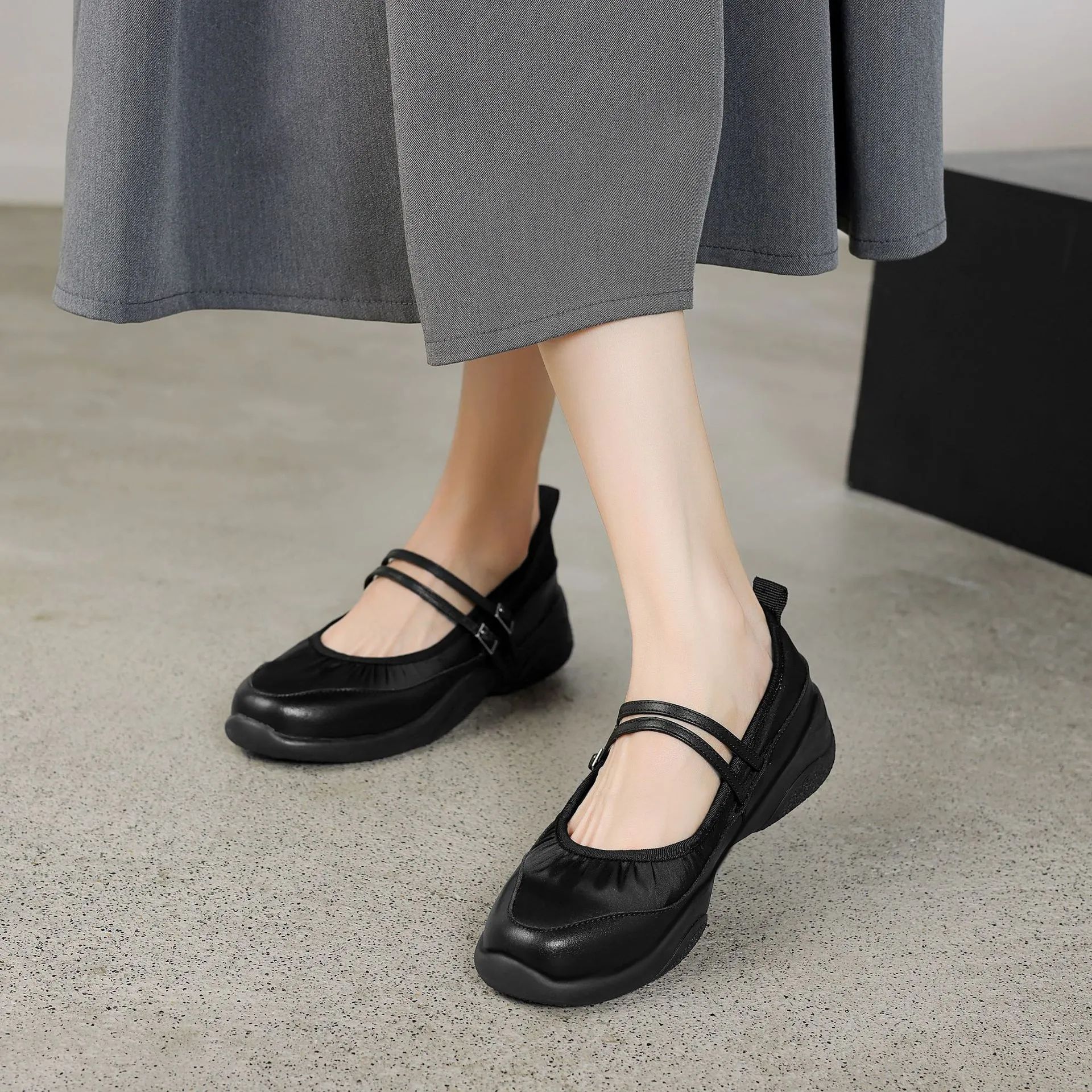 Comfortable sporty platform double-breasted Mary Jane shoes for spring and autumn, low-heeled, flat, round-toe, black and silver genuine leather.