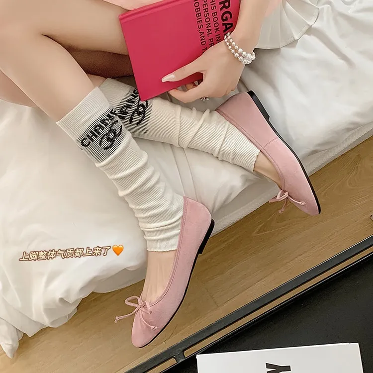 Soft sheepskin fashionable women's shoes for spring and autumn, round toe, low mouth, slip-on, flat heel, bow.