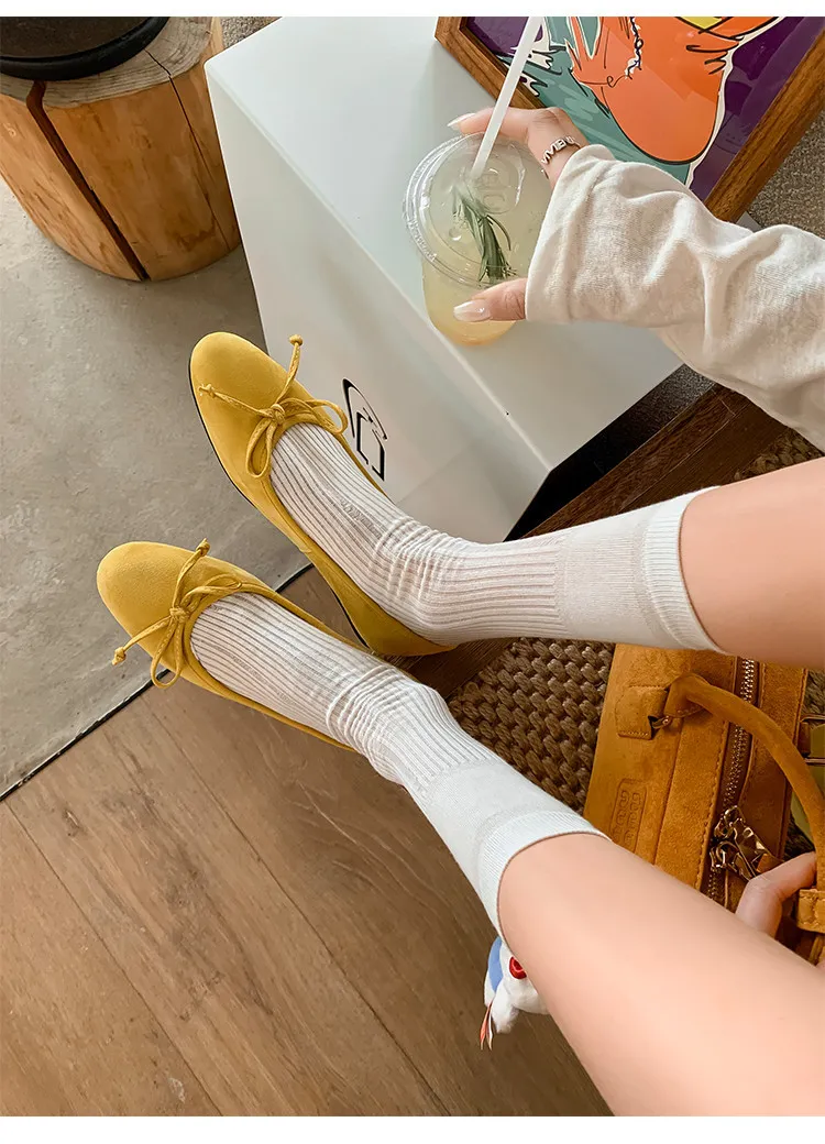 Soft sheepskin fashionable women's shoes for spring and autumn, round toe, low mouth, slip-on, flat heel, bow.