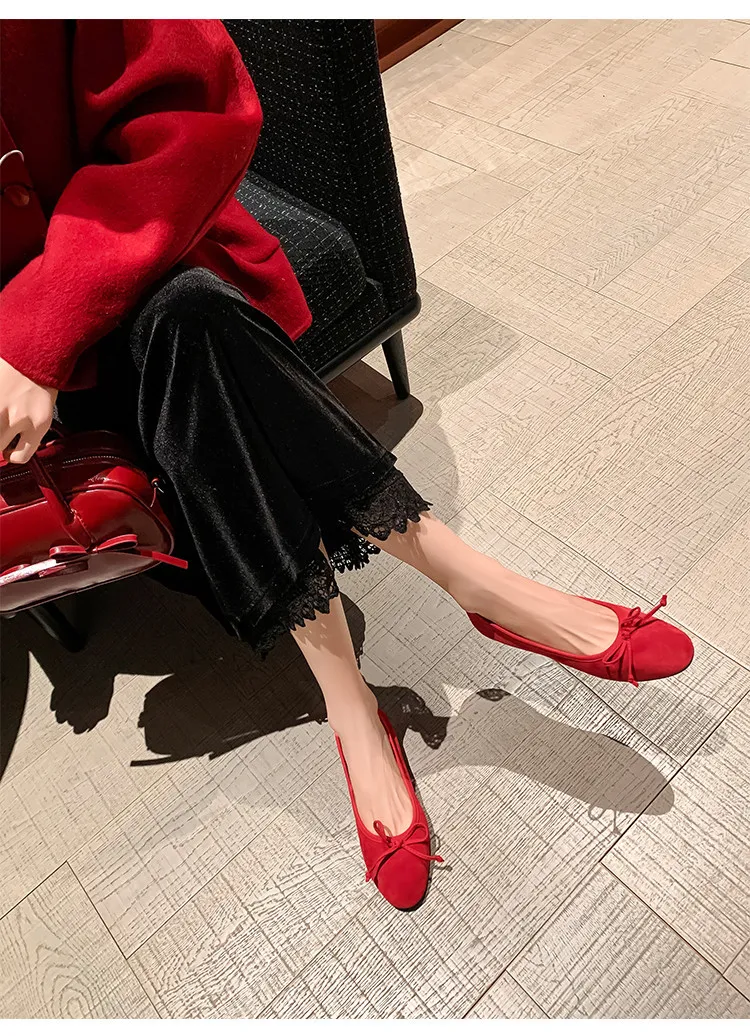 Soft sheepskin fashionable women's shoes for spring and autumn, round toe, low mouth, slip-on, flat heel, bow.