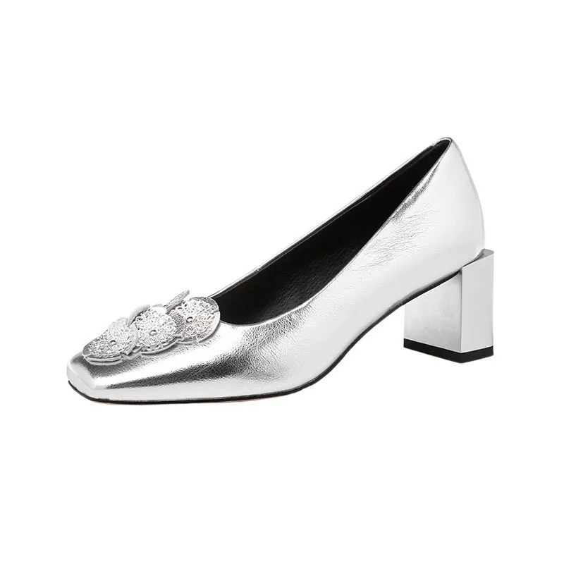Gold and silver light luxury women's shoes, spring and autumn style, niche design, square toe, chunky heel, French style single shoes for women.
