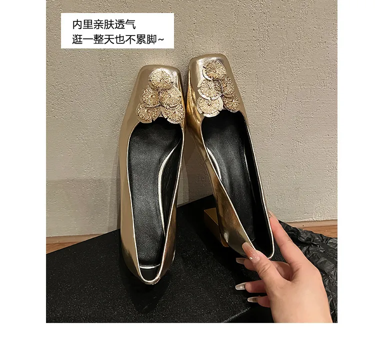 Gold and silver light luxury women's shoes, spring and autumn style, niche design, square toe, chunky heel, French style single shoes for women.