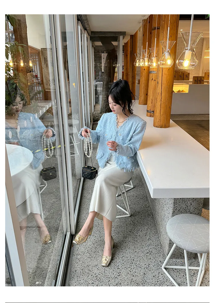 Gold and silver light luxury women's shoes, spring and autumn style, niche design, square toe, chunky heel, French style single shoes for women.
