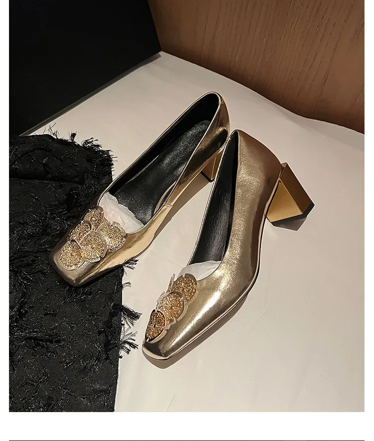 Gold and silver light luxury women's shoes, spring and autumn style, niche design, square toe, chunky heel, French style single shoes for women.