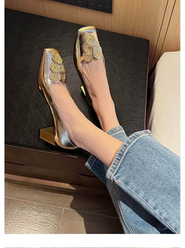 Gold and silver light luxury women's shoes, spring and autumn style, niche design, square toe, chunky heel, French style single shoes for women.