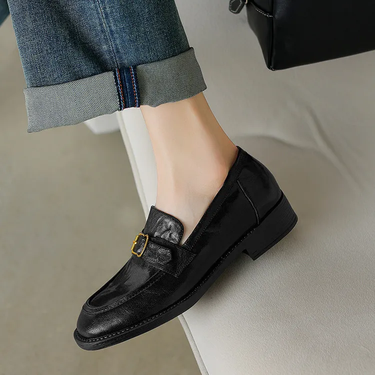 Spring-style hand-strap sheepskin round-toe slip-on single shoes with chunky heels and low heels, featuring a British style and metal buckles.