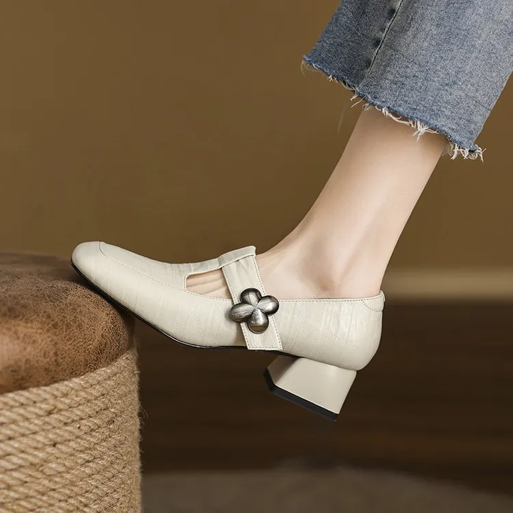 Spring chunky heeled square-toe flats in sheepskin, khaki, beige, and black, fashionable women's shoes