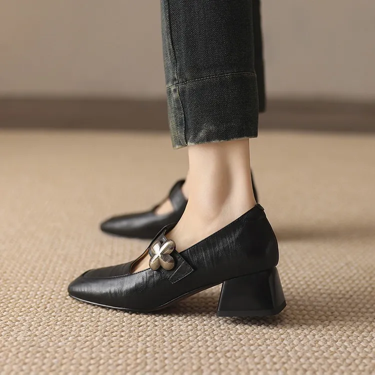 Spring chunky heeled square-toe flats in sheepskin, khaki, beige, and black, fashionable women's shoes