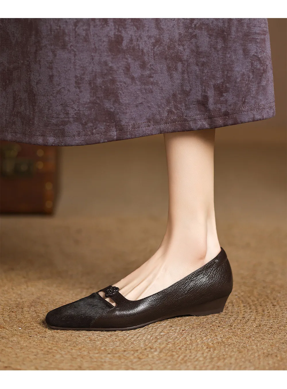 Spring/Summer Wedge Heel Square Toe Low-Cut Sheepskin Fashionable Classic Women's Shoes in Black and Brown