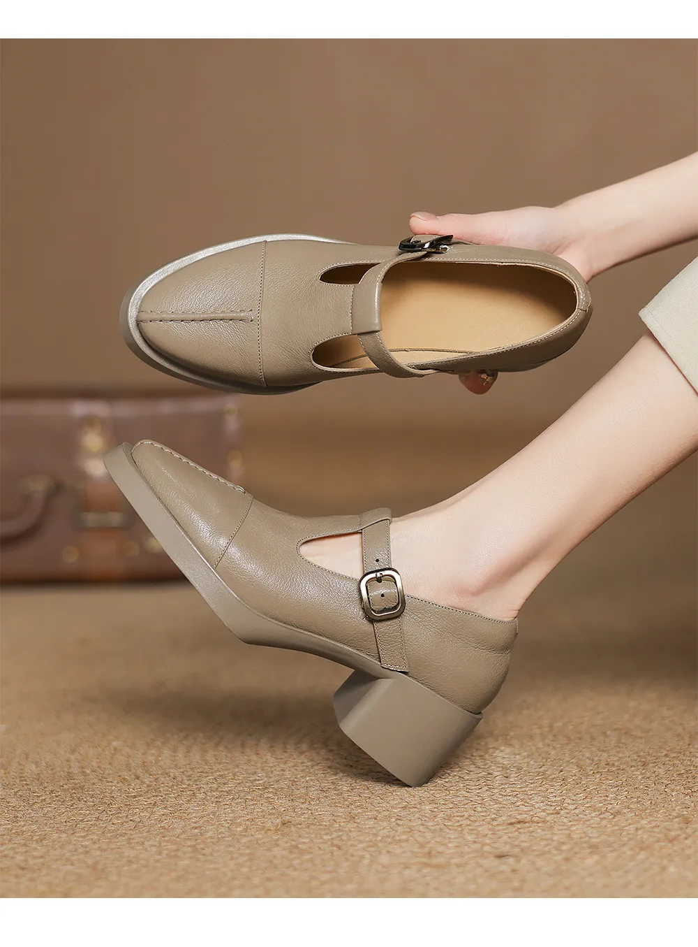 Spring/Summer Women's Round Toe Chunky Heel High Heel Buckle Shoes Comfortable and Soft Sheepskin Women's Shoes