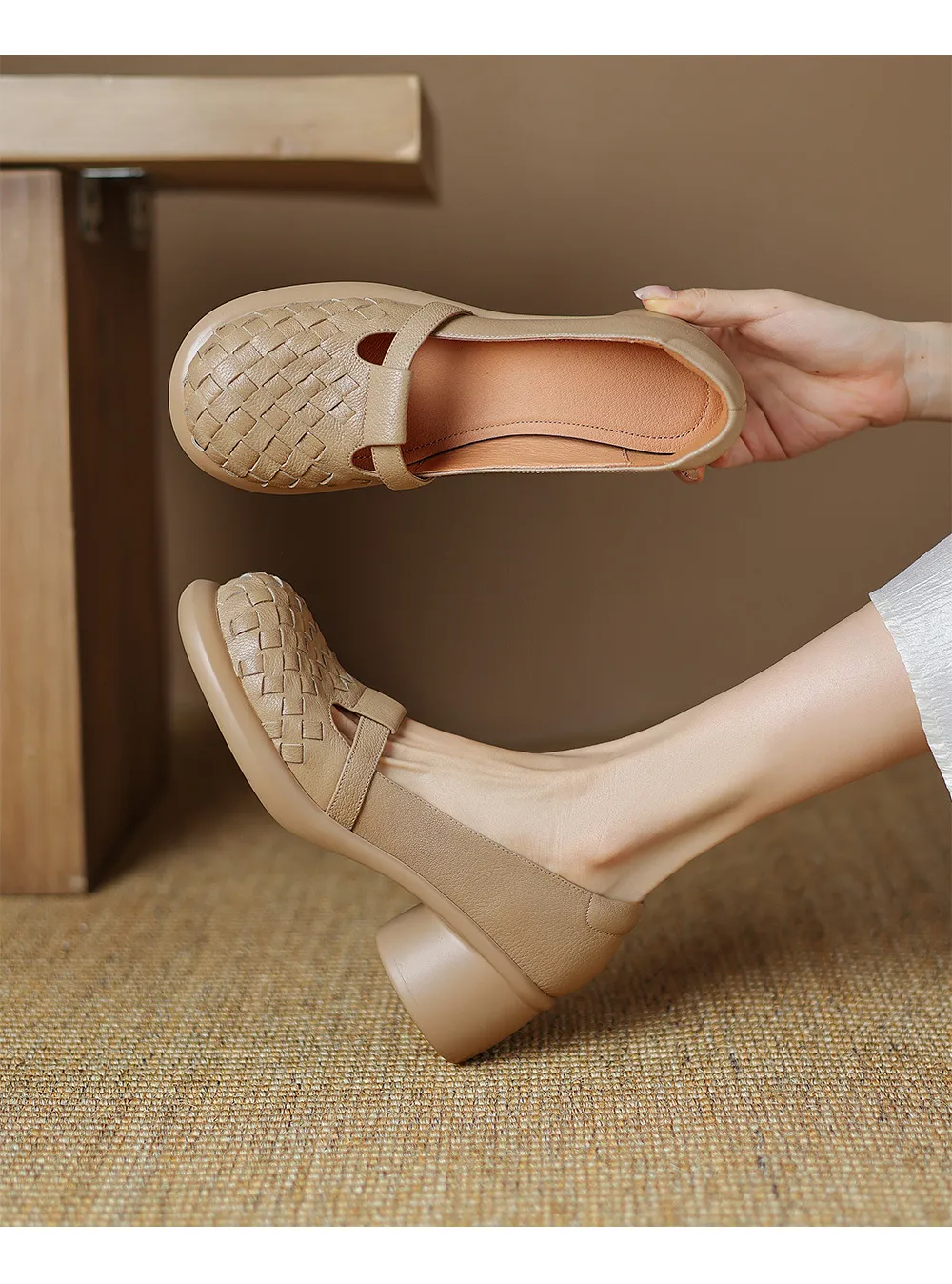 Spring/Summer Round Toe Chunky Heel High-Heeled Single Shoes, Lambskin Fashion Classic Women's Shoes, Black, Apricot