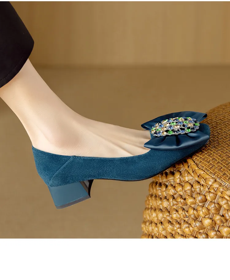 Women's spring fashion shoes, sheepskin, low-cut, square-toe, chunky heel, with bow.