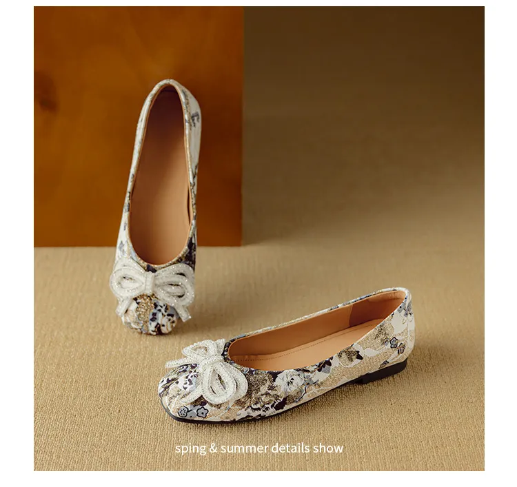 Spring/Summer Square Toe Flat Shoes with Embroidery, Chinese Style, Comfortable, and Bow-Tie