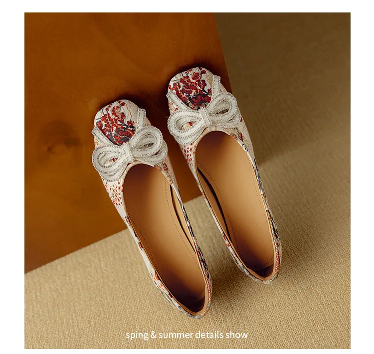 Spring/Summer Square Toe Flat Shoes with Embroidery, Chinese Style, Comfortable, and Bow-Tie