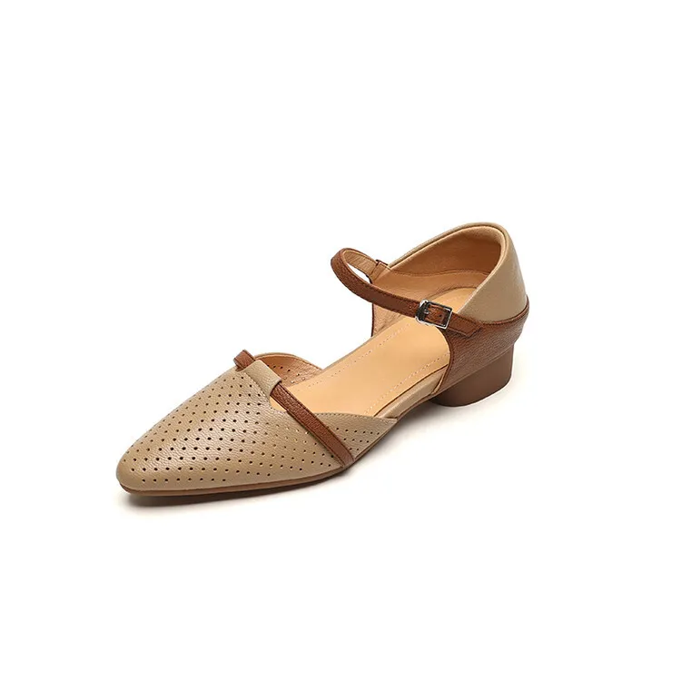 Our main product in stock is the spring/summer arrow-shaped hollow sandal, made of sheepskin, women's fashion shoes, sizes 22-25a.