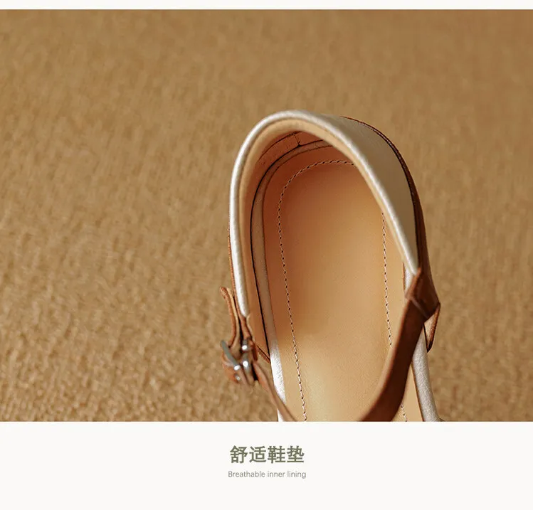 Our main product in stock is the spring/summer arrow-shaped hollow sandal, made of sheepskin, women's fashion shoes, sizes 22-25a.