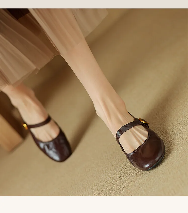 Soft, top-grain sheepskin Mary Jane shoes with chunky heels, flat soles, round toes, and low heels – gentle and elegant women's shoes for evening wear.