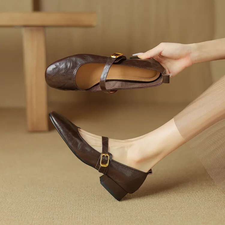 Soft, top-grain sheepskin Mary Jane shoes with chunky heels, flat soles, round toes, and low heels – gentle and elegant women's shoes for evening wear.