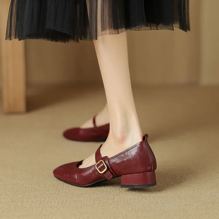 Soft, top-grain sheepskin Mary Jane shoes with chunky heels, flat soles, round toes, and low heels – gentle and elegant women's shoes for evening wear.