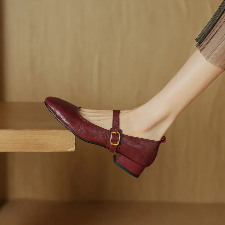 Soft, top-grain sheepskin Mary Jane shoes with chunky heels, flat soles, round toes, and low heels – gentle and elegant women's shoes for evening wear.