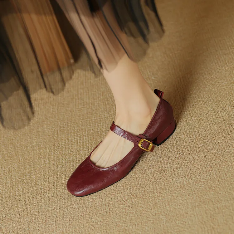 Soft, top-grain sheepskin Mary Jane shoes with chunky heels, flat soles, round toes, and low heels – gentle and elegant women's shoes for evening wear.