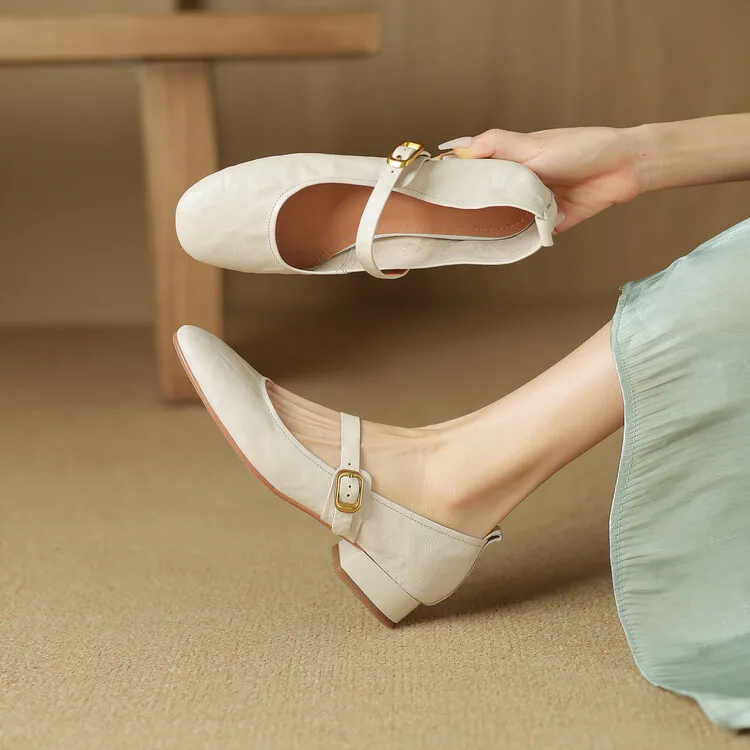 Soft, top-grain sheepskin Mary Jane shoes with chunky heels, flat soles, round toes, and low heels – gentle and elegant women's shoes for evening wear.