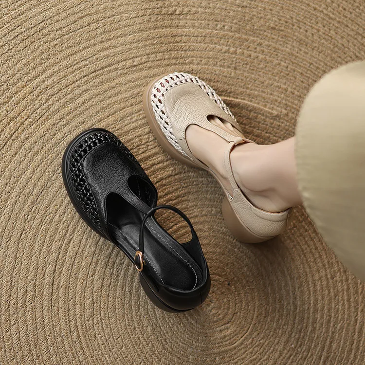 Spring/Summer woven openwork sandals, closed toe, chunky heel, thick sole, cowhide fashion women's shoes, off-white and black.