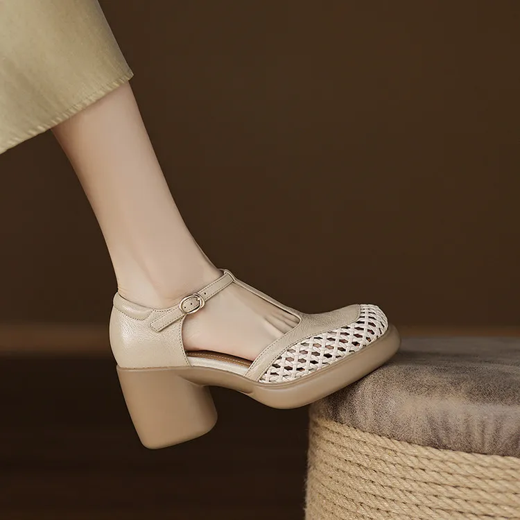 Spring/Summer woven openwork sandals, closed toe, chunky heel, thick sole, cowhide fashion women's shoes, off-white and black.
