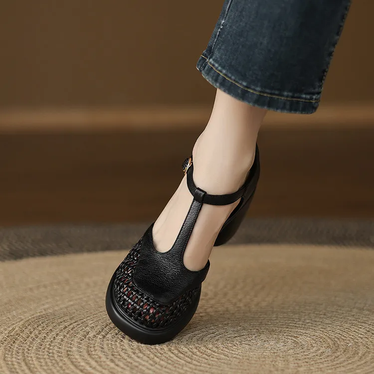 Spring/Summer woven openwork sandals, closed toe, chunky heel, thick sole, cowhide fashion women's shoes, off-white and black.