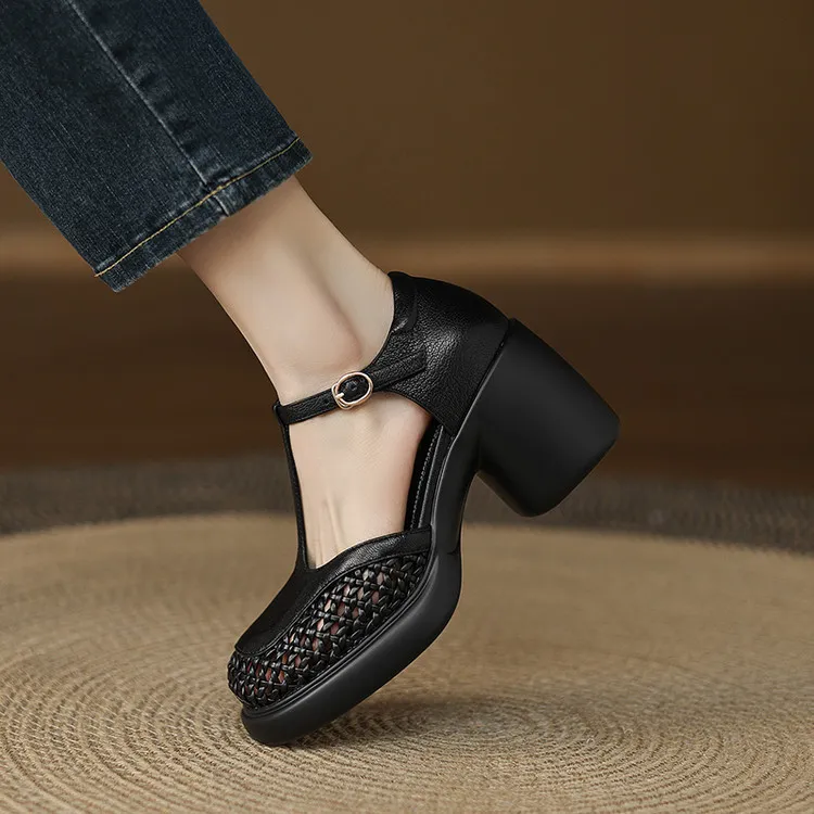 Spring/Summer woven openwork sandals, closed toe, chunky heel, thick sole, cowhide fashion women's shoes, off-white and black.