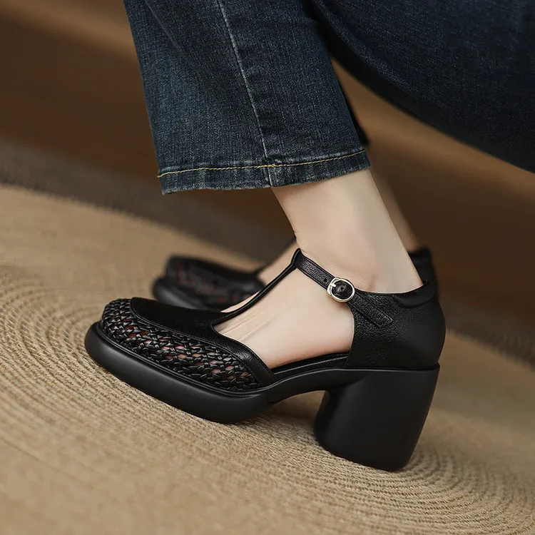 Spring/Summer woven openwork sandals, closed toe, chunky heel, thick sole, cowhide fashion women's shoes, off-white and black.