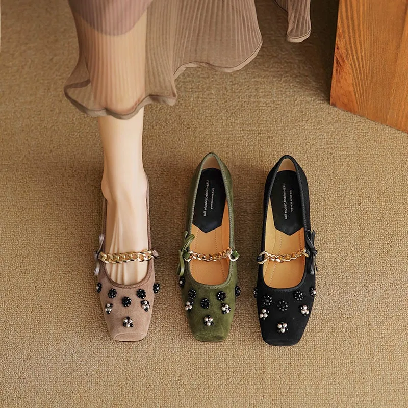 Very soft, retro, versatile low-heeled Mary Jane shoes, Chinese style, square toe, beaded flowers, metal chain.