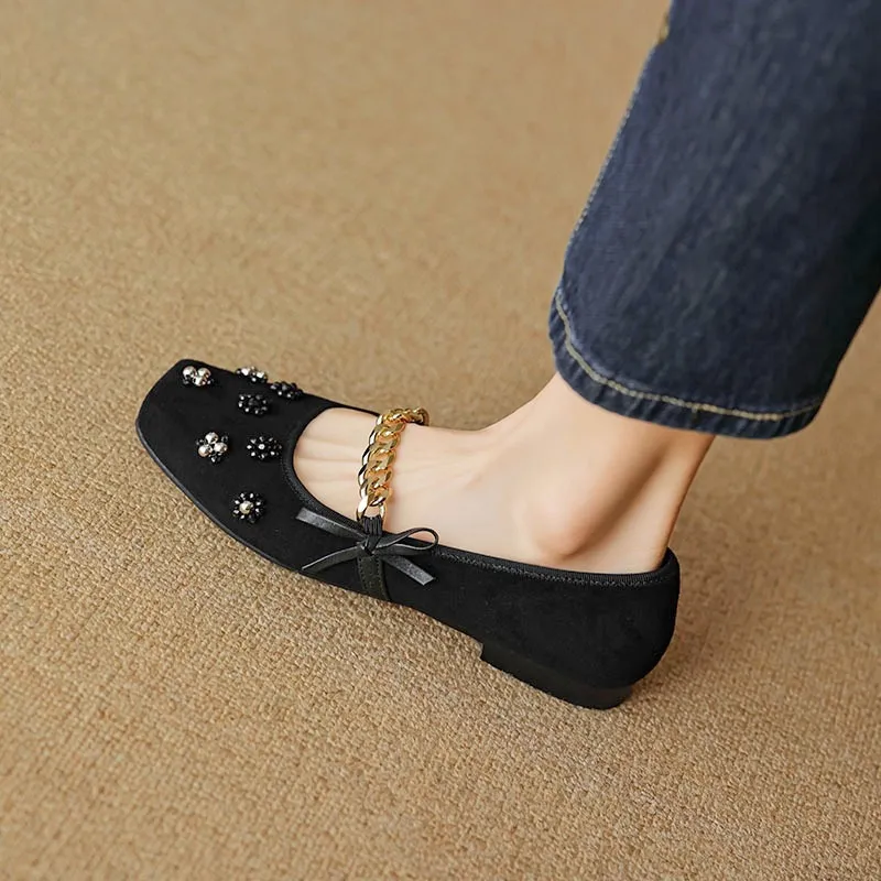 Very soft, retro, versatile low-heeled Mary Jane shoes, Chinese style, square toe, beaded flowers, metal chain.