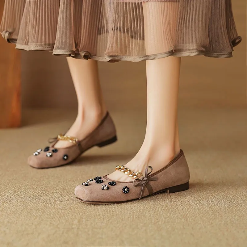 Very soft, retro, versatile low-heeled Mary Jane shoes, Chinese style, square toe, beaded flowers, metal chain.