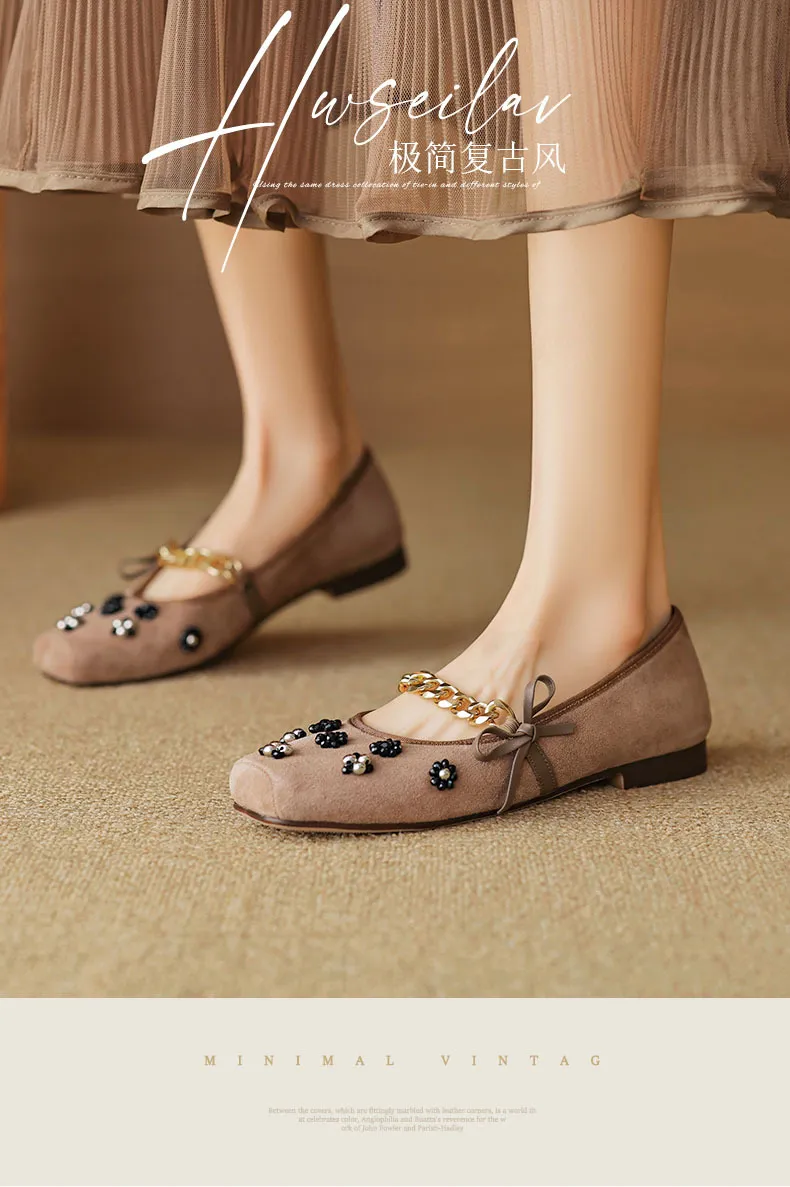 Very soft, retro, versatile low-heeled Mary Jane shoes, Chinese style, square toe, beaded flowers, metal chain.