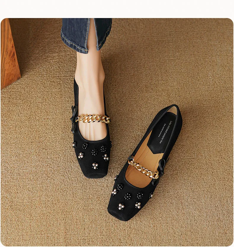 Very soft, retro, versatile low-heeled Mary Jane shoes, Chinese style, square toe, beaded flowers, metal chain.