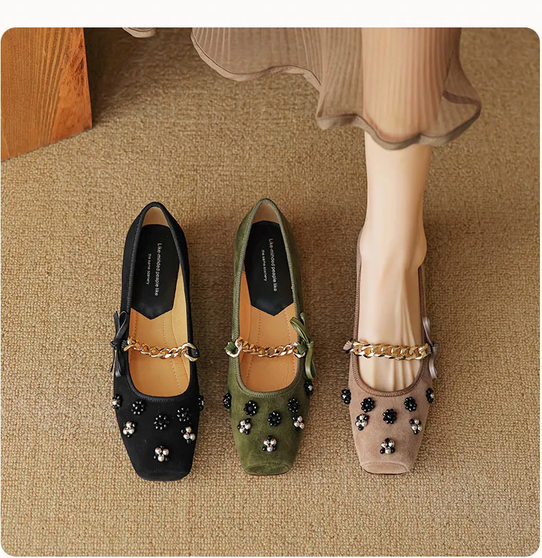 Very soft, retro, versatile low-heeled Mary Jane shoes, Chinese style, square toe, beaded flowers, metal chain.
