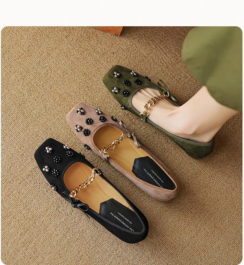 Very soft, retro, versatile low-heeled Mary Jane shoes, Chinese style, square toe, beaded flowers, metal chain.