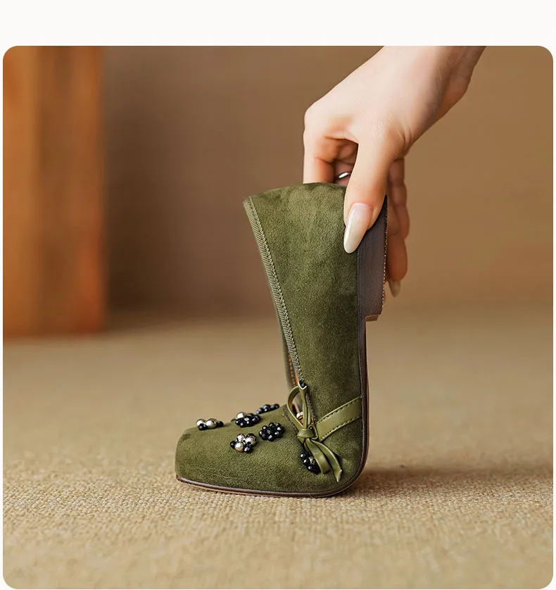 Very soft, retro, versatile low-heeled Mary Jane shoes, Chinese style, square toe, beaded flowers, metal chain.