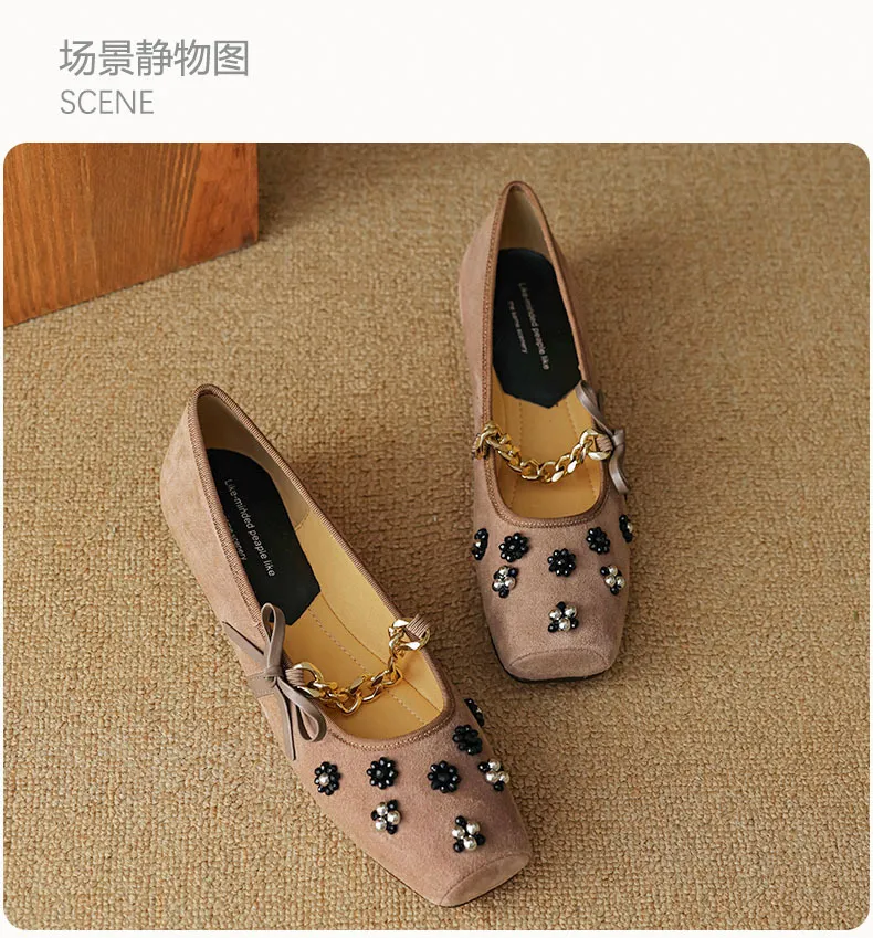 Very soft, retro, versatile low-heeled Mary Jane shoes, Chinese style, square toe, beaded flowers, metal chain.