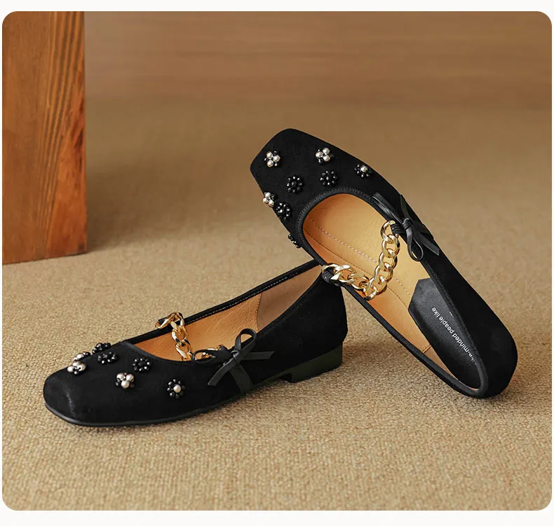 Very soft, retro, versatile low-heeled Mary Jane shoes, Chinese style, square toe, beaded flowers, metal chain.