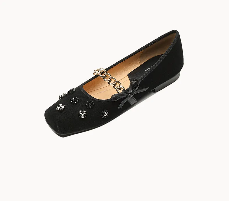 Very soft, retro, versatile low-heeled Mary Jane shoes, Chinese style, square toe, beaded flowers, metal chain.