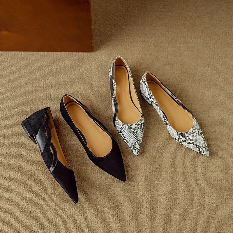Women's flat shoes with a low heel, featuring a snakeskin print, color blocking, and openwork design, perfect for spring and autumn commuting. Sizes 34-40