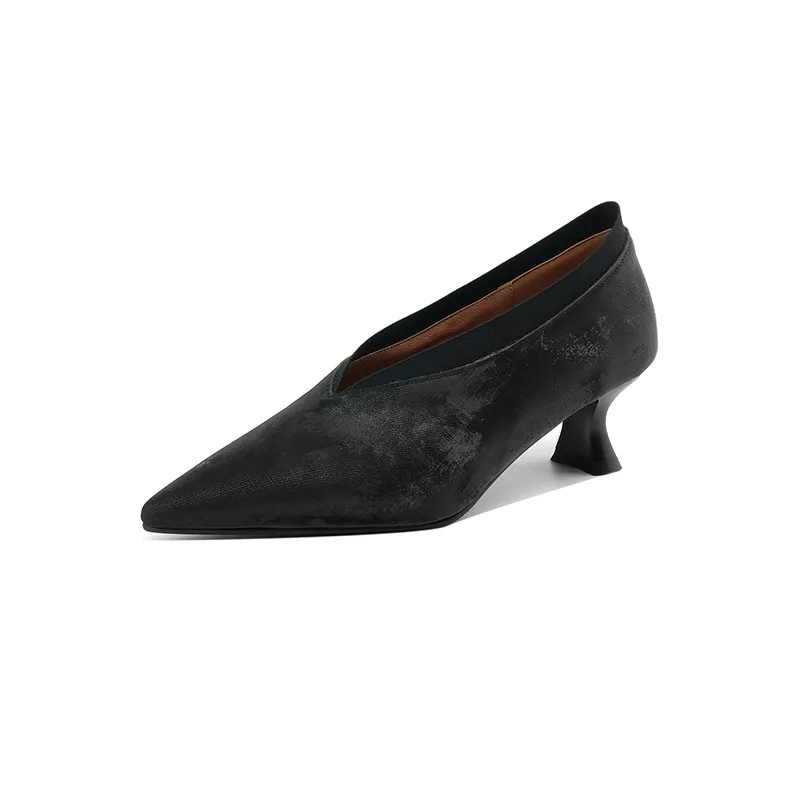 New granny shoes, spring/summer French retro pointed toe kitten heel 5cm retro V-mouth single shoes for women.