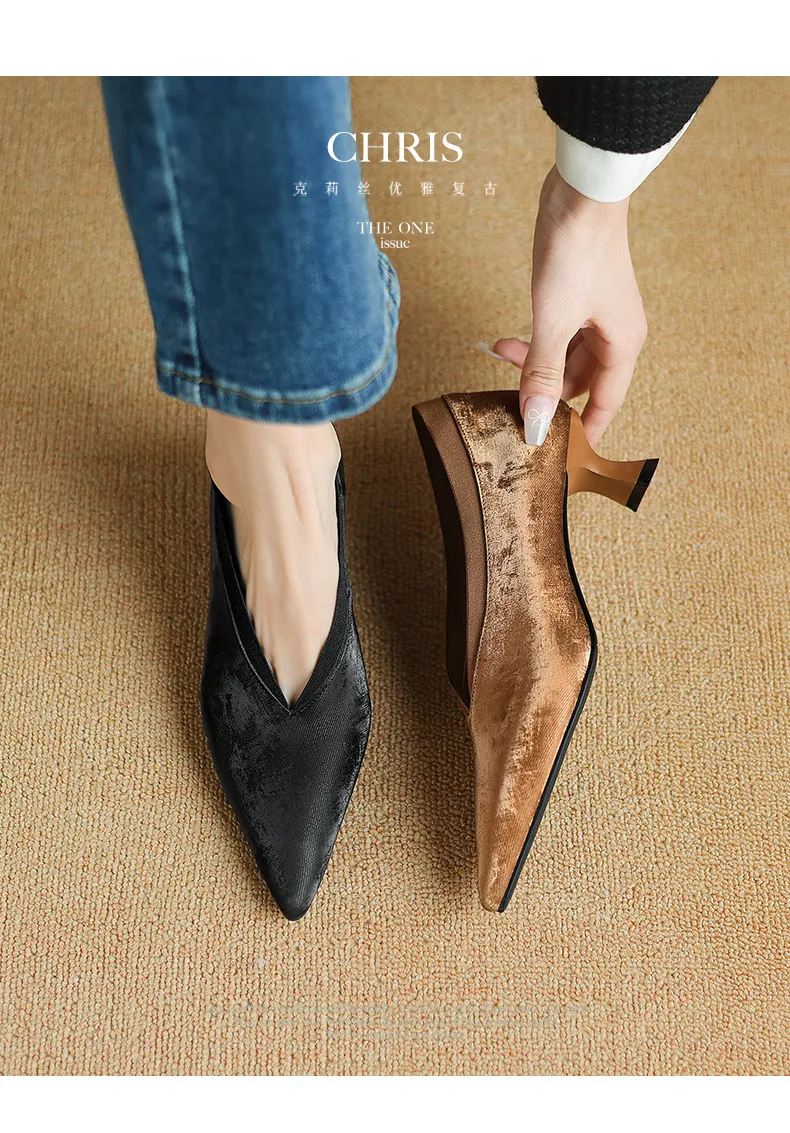 New granny shoes, spring/summer French retro pointed toe kitten heel 5cm retro V-mouth single shoes for women.