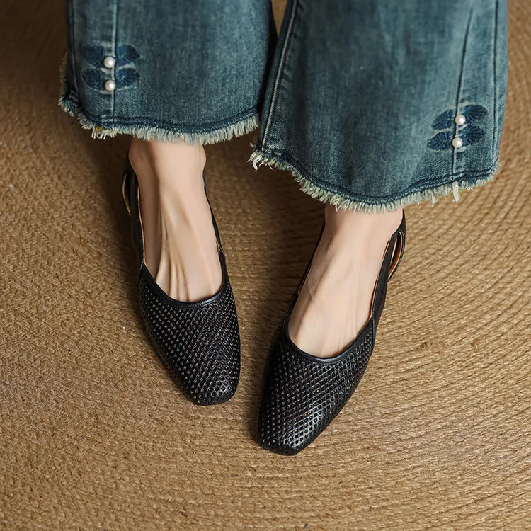 Summer single shoes, square toe, hollowed-out, chunky heel, high-heeled fashion women's shoes, off-white and black.