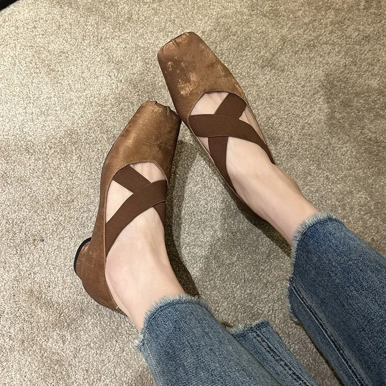 Chunky heel cross-over elastic ballet flats for women, spring style, square toe, flat, retro cross-strap, fashionable low-cut shoes.