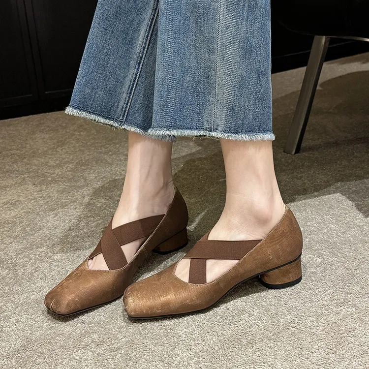 Chunky heel cross-over elastic ballet flats for women, spring style, square toe, flat, retro cross-strap, fashionable low-cut shoes.