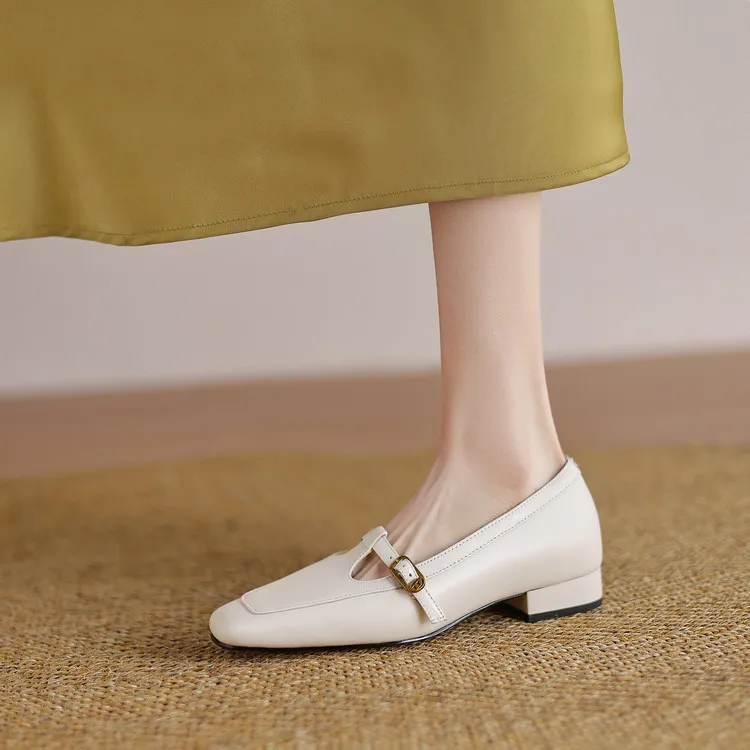 Women's square-toe chunky heel flats with buckle, made of cowhide, available in green, pink, and white (04-05e).